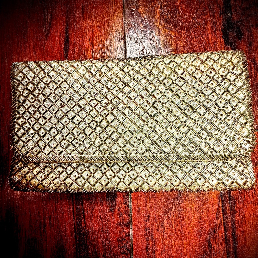 ✨ True Vintage Liquid Metal Mesh Envelope Clutch ✨